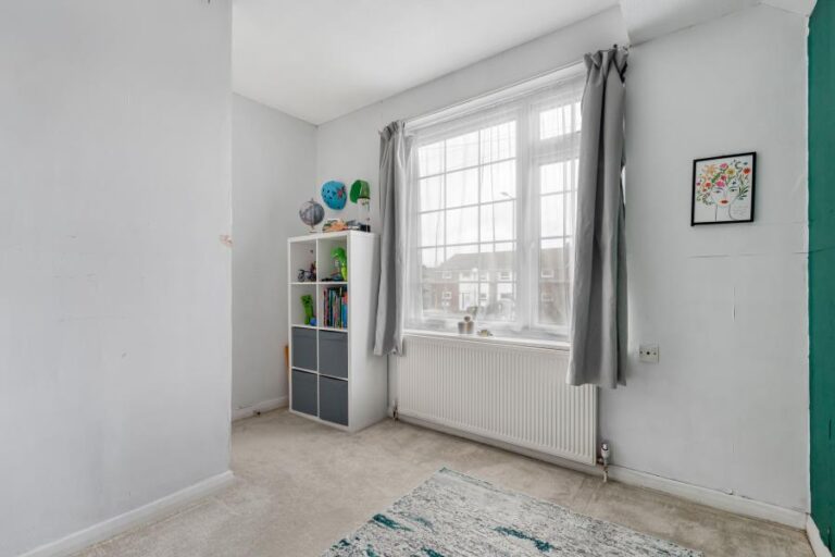 Carterhatch Lane, Enfield, EN1 (2727041) Photo 9