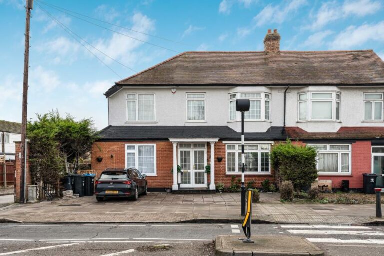 Carterhatch Lane, Enfield, EN1