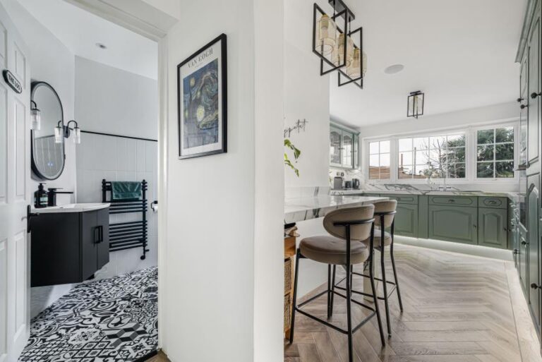 Carterhatch Lane, Enfield, EN1 (2727041) Photo 18