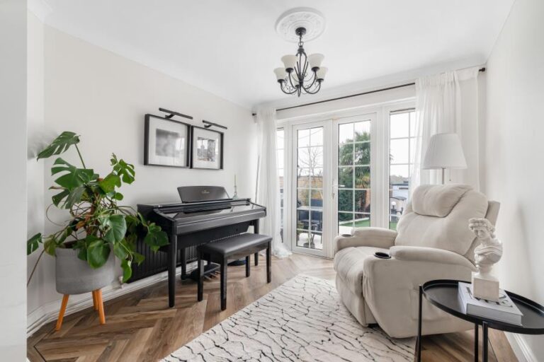 Carterhatch Lane, Enfield, EN1 (2727041) Photo 24