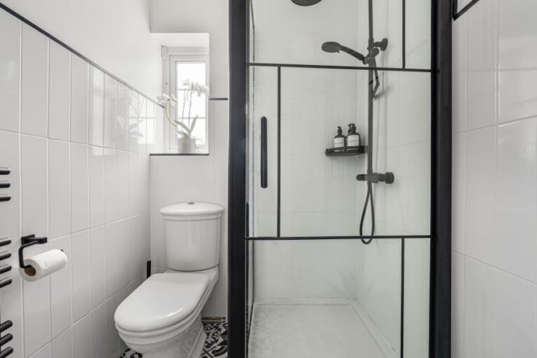 Carterhatch Lane, Enfield, EN1 (2727041) Photo 10