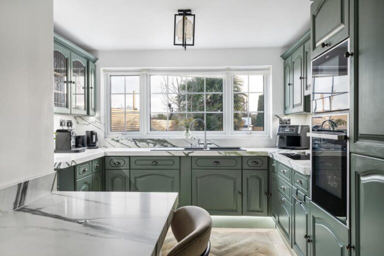 Carterhatch Lane, Enfield, EN1 (2727041) Photo 15