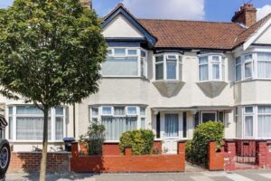 Causeyware Road, Edmonton, N9