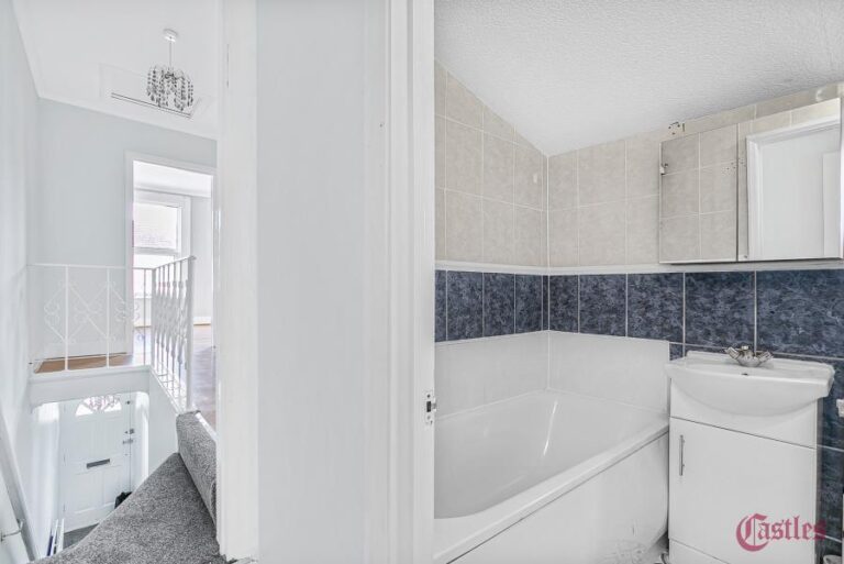 Haselbury Road, Edmonton, N18 (2728395) Photo 17