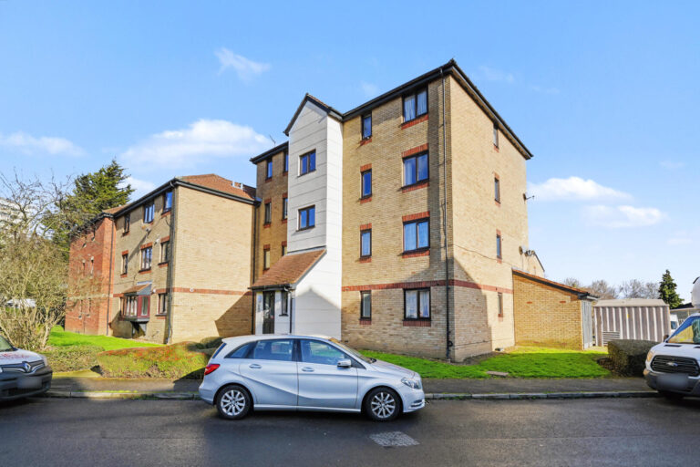 Magpie Close, Enfield