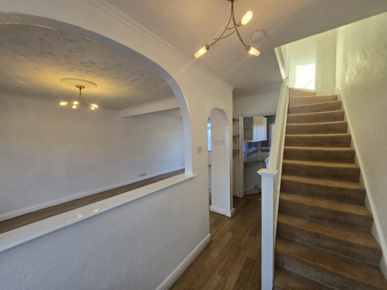 Causeyware Road, Edmonton, N9 (2728522) Photo 2