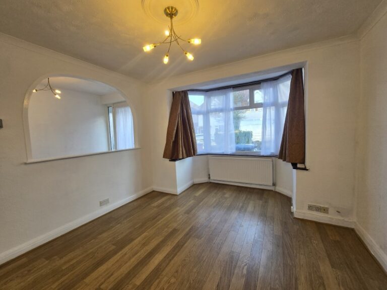 Causeyware Road, Edmonton, N9 (2728522) Photo 3