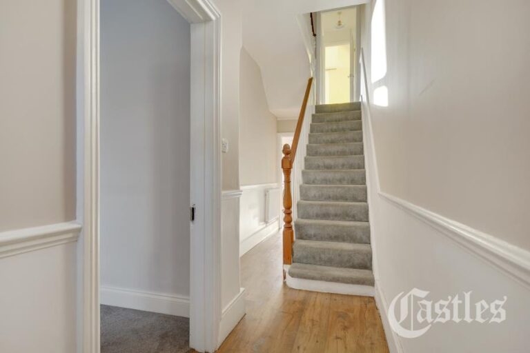 Truro Road, Wood Green, N22 (2657562) Photo 5