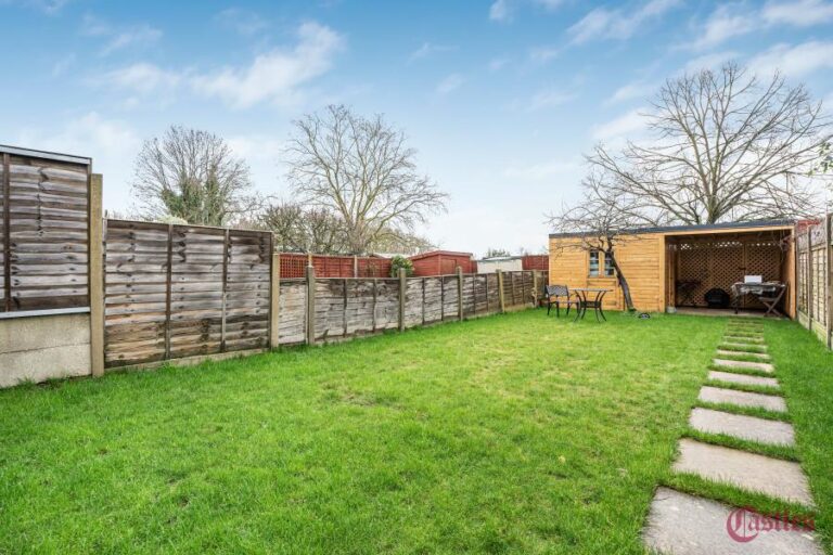 Ladysmith Road, Enfield, EN1 (2728057) Photo 24