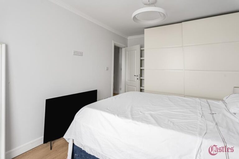 Ladysmith Road, Enfield, EN1 (2728057) Photo 20