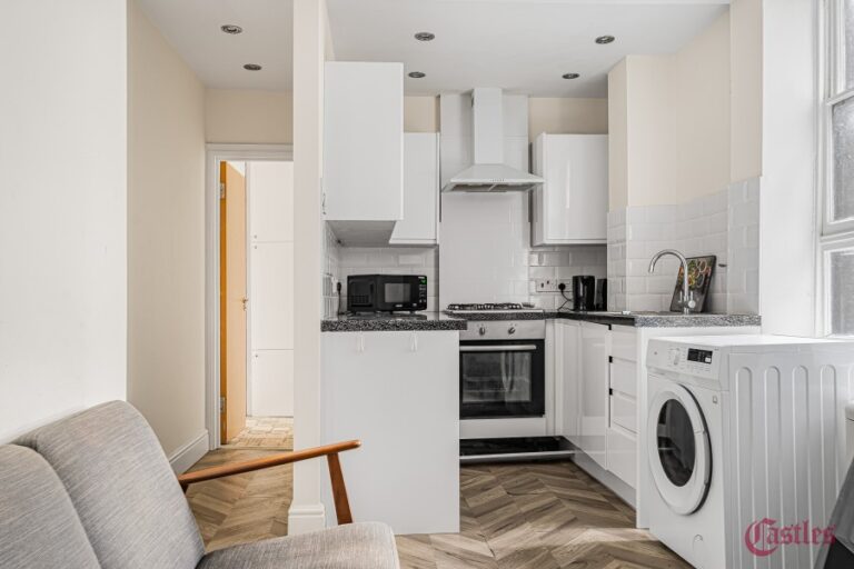 Quested Court, Hackney, E5 (2727603) Photo 11