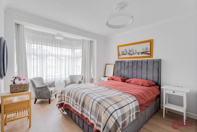 Ladysmith Road, Enfield, EN1 (2728057) Photo 8