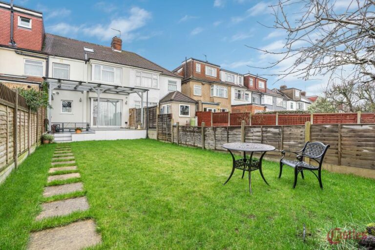 Ladysmith Road, Enfield, EN1 (2728057) Photo 11