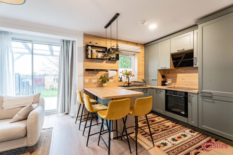 Ladysmith Road, Enfield, EN1 (2728057) Photo 2