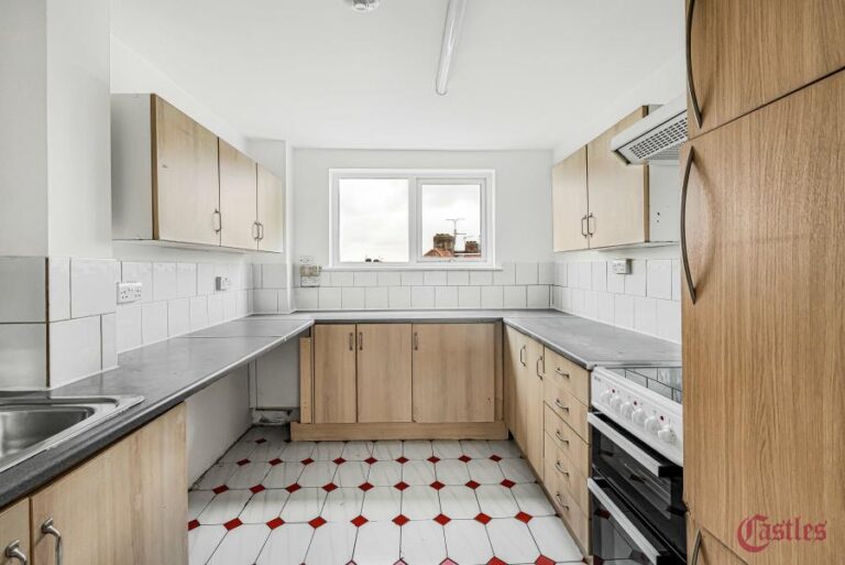 Hertford Road, Edmonton, N9 (2364045) Photo 2