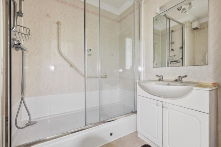 Silver Birch Court, Cheshunt, EN8 (2729541) Photo 5