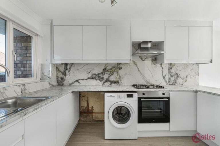 Glamis Close, Cheshunt, EN7 (2729512) Photo 9