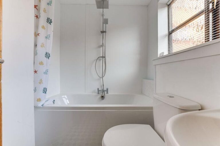 Somerset Gardens, Tottenham N17 (2729844) Photo 7