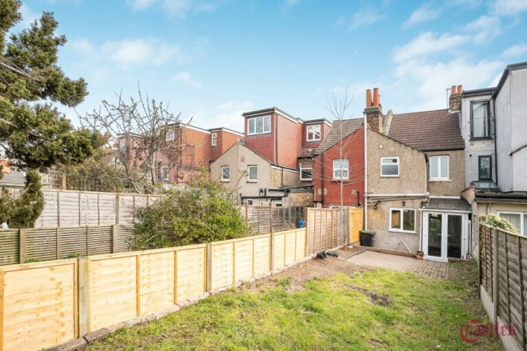 Percival Road, Enfield, EN1 (2729826) Photo 16