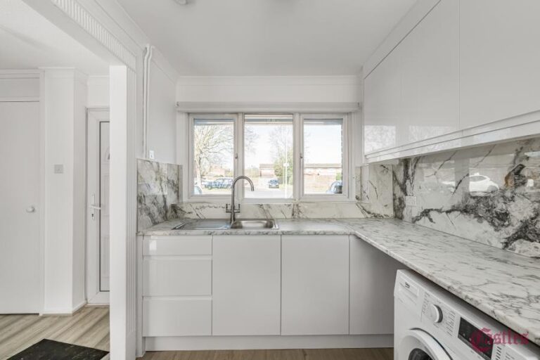 Glamis Close, Cheshunt, EN7