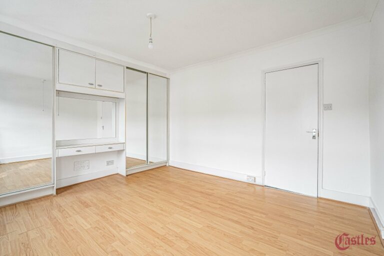 Percival Road, Enfield, EN1 (2729826) Photo 8