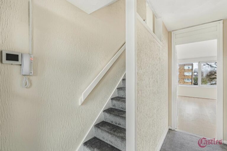 Hertford Road, Edmonton, N9 (2364045) Photo 8