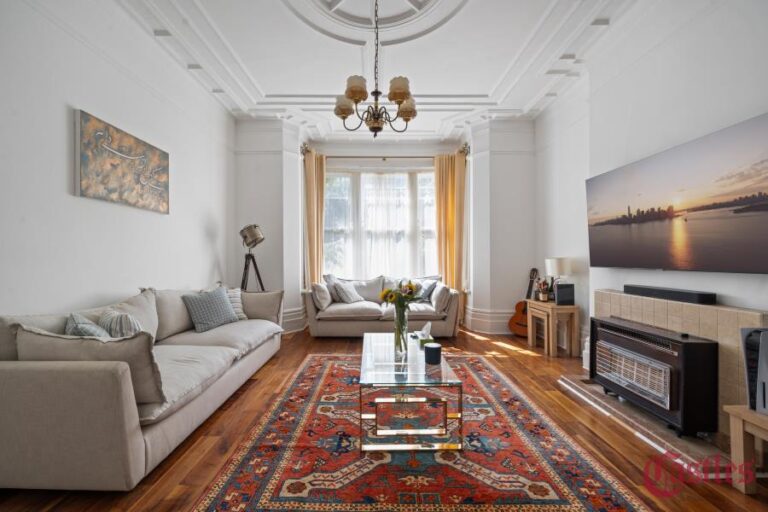 Avenue Road, Highgate, N6