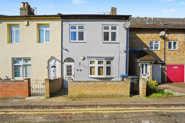 Warwick Road, Enfield