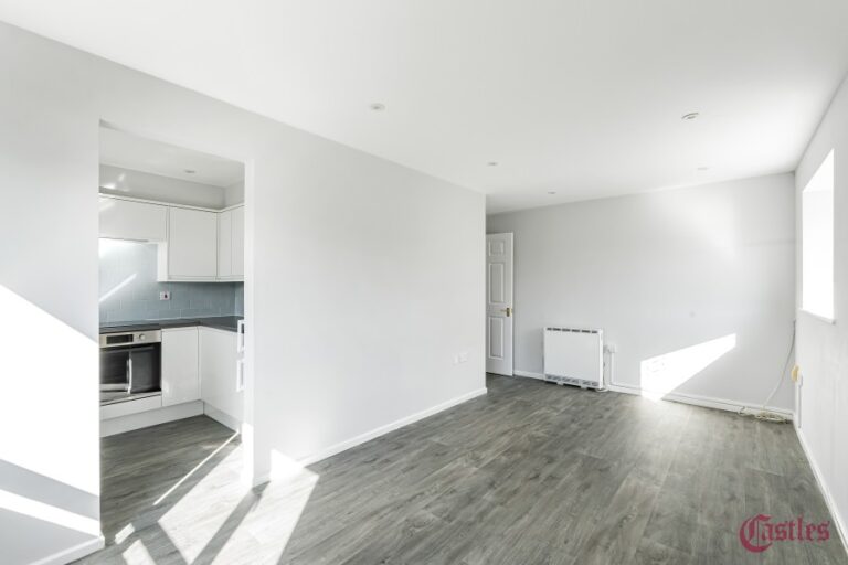Hennessy Road, Edmonton, N9 (2307716) Photo 4