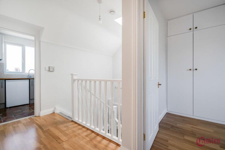 Alexandra Park Road, Muswell Hill, N10 (2730869) Photo 7