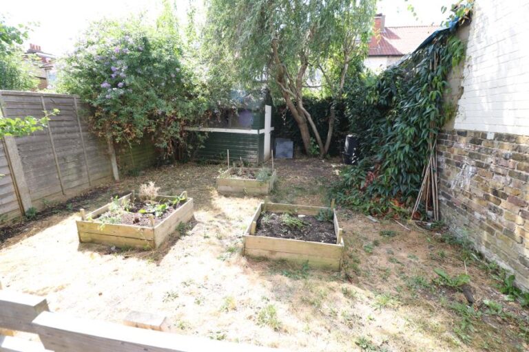 Totteridge Road, Enfield, EN3 (2447607) Photo 9