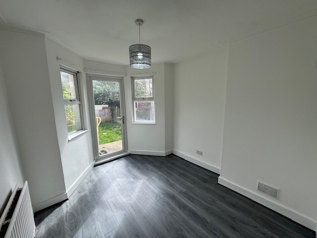 Tillotson Road, Edmonton, N9 (2730313) Photo 2