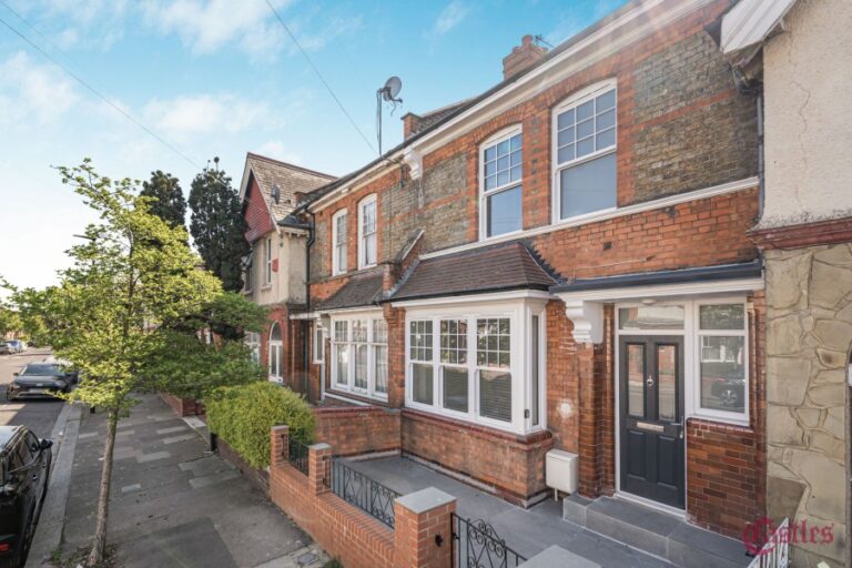 Russell Avenue, Wood Green, N22