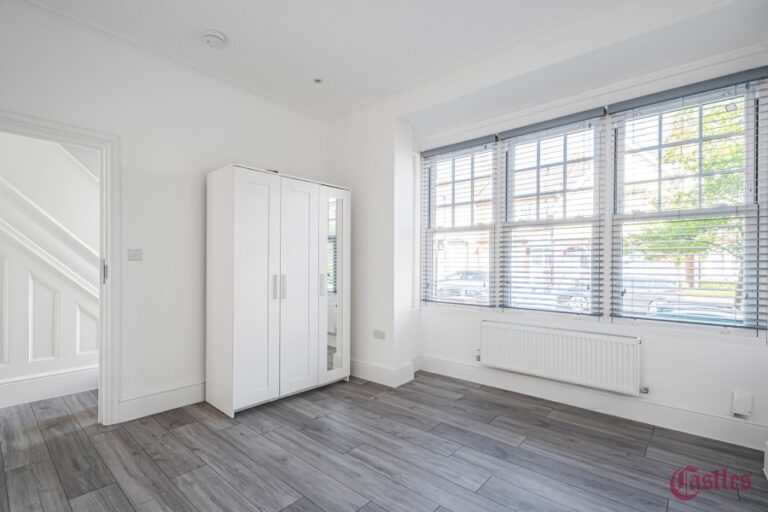Russell Avenue, Wood Green, N22 (2731174) Photo 12