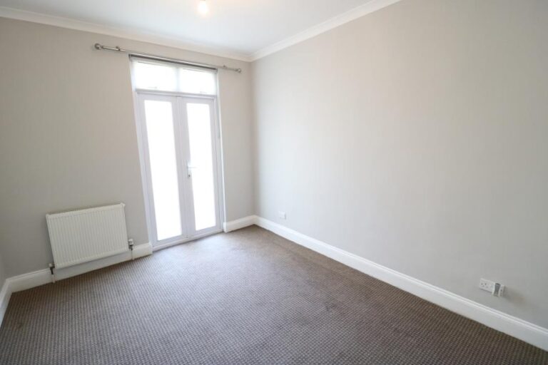 Totteridge Road, Enfield, EN3 (2447607) Photo 3