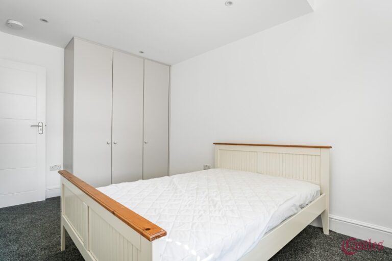 Russell Avenue, Wood Green, N22 (2731174) Photo 15