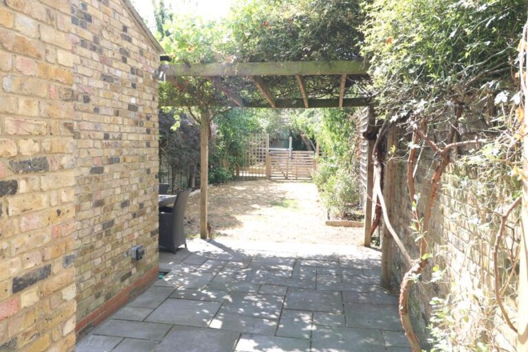 Totteridge Road, Enfield, EN3 (2447607) Photo 11