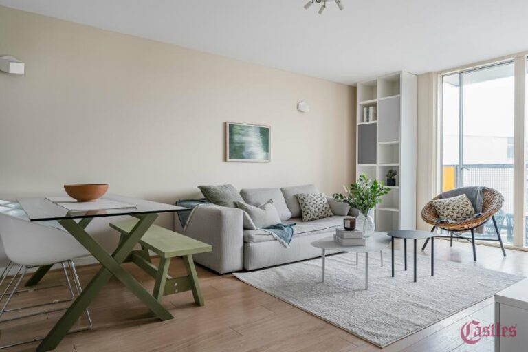 Chadwell Lane, Hornsey, N8 (2730763) Photo 8