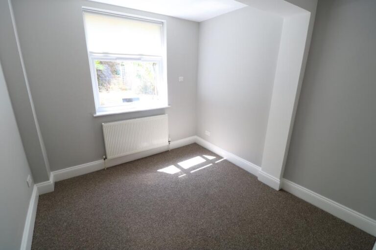 Totteridge Road, Enfield, EN3 (2447607) Photo 7