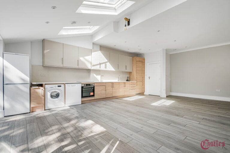 Russell Avenue, Wood Green, N22 (2731174) Photo 4