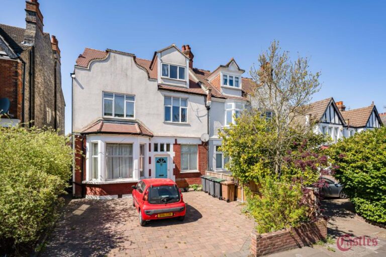 Alexandra Park Road, Muswell Hill, N10