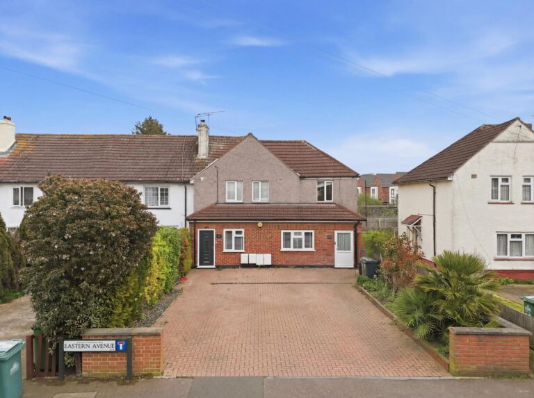 Eastern Avenue, Waltham Cross