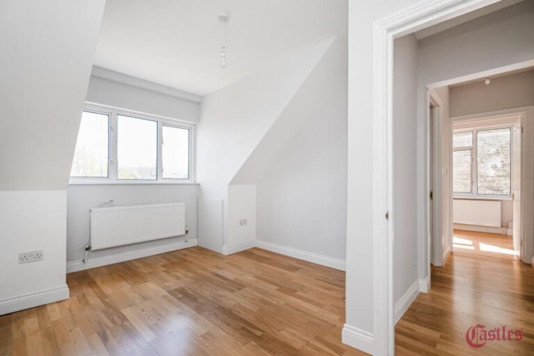 Alexandra Park Road, Muswell Hill, N10 (2730869) Photo 3