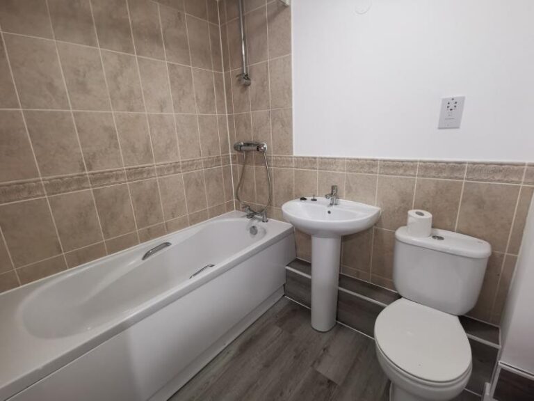 Acer Court, Enfield, EN3 (2613412) Photo 5