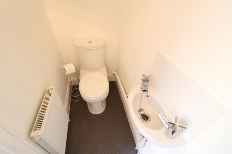 Totteridge Road, Enfield, EN3 (2447607) Photo 5