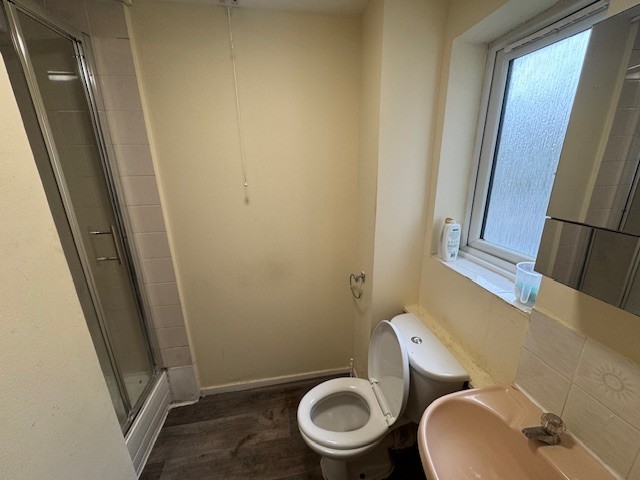 Swaythling Close, Edmonton, N18 (2730320) Photo 5