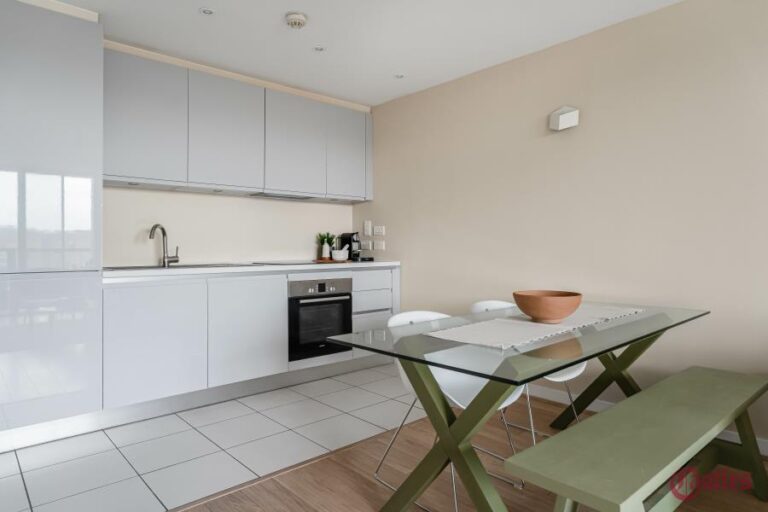 Chadwell Lane, Hornsey, N8 (2730763) Photo 5