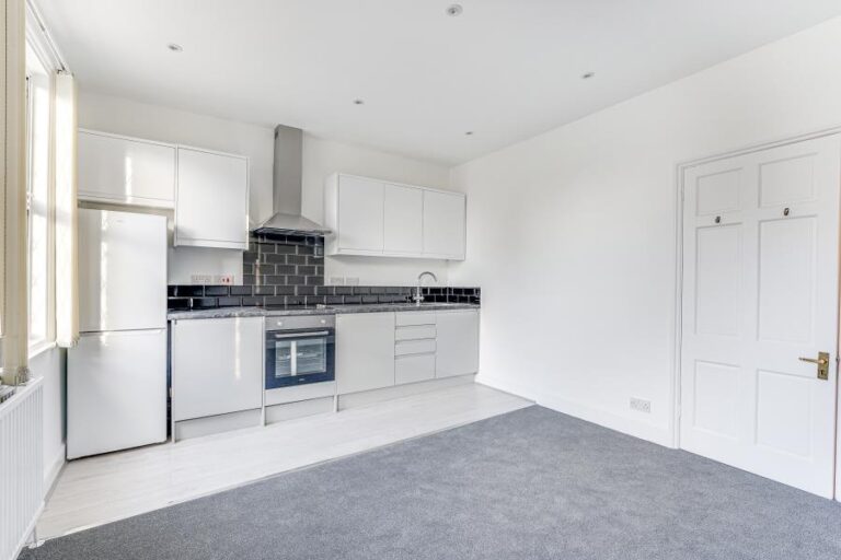 Hertford Road, Enfield, EN3 (2630081) Photo 4