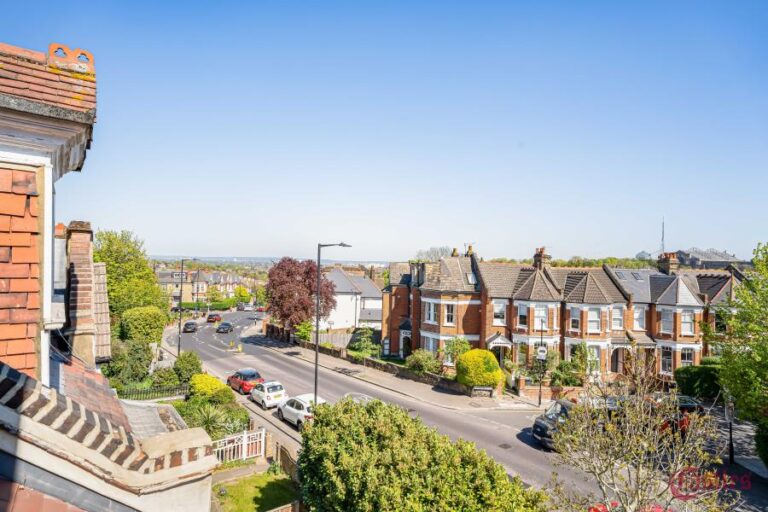 Alexandra Park Road, Muswell Hill, N10 (2730869) Photo 5
