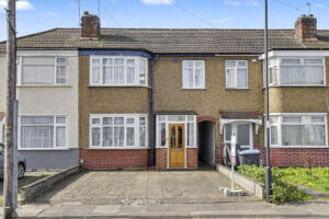Carisbrook Close, Enfield